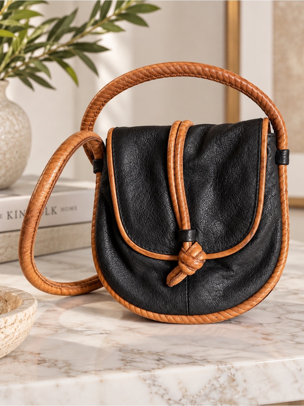 Vintage Kenneth Cole Black & Cognac Genuine Leather Crossbody Bag
